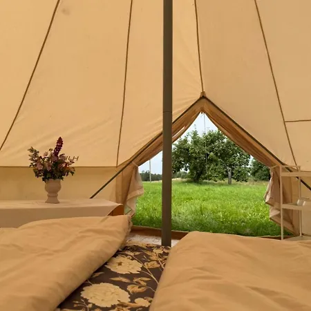 Vallimaee Glamping Otepaeae Tente de luxe *