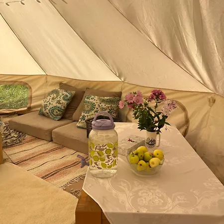 Vallimaee Glamping Otepaeae * Magestiku