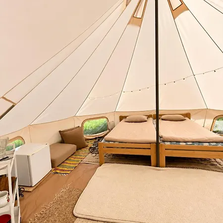 Vallimaee Glamping Otepaeae * Magestiku